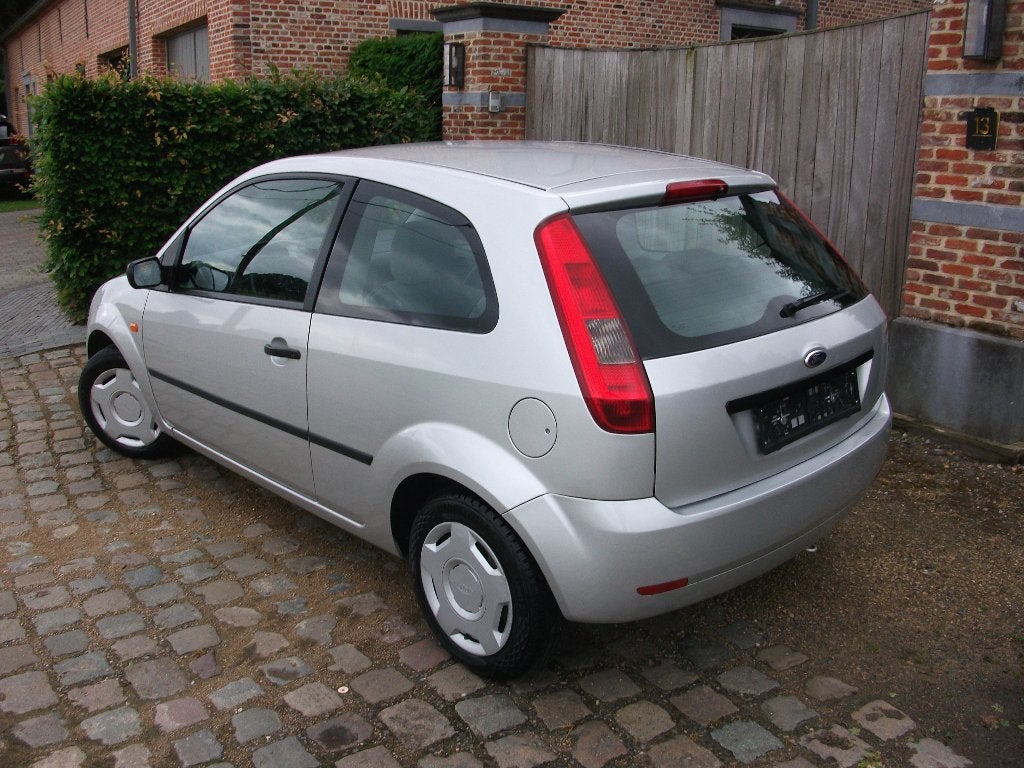 Ford Fiesta Benz,prachtstaat,REEDS GEKEURD VVK+Car-pass, Autos, Ford, Particulier, Fiësta, ABS, Airbags, Isofix, Peinture métallisée