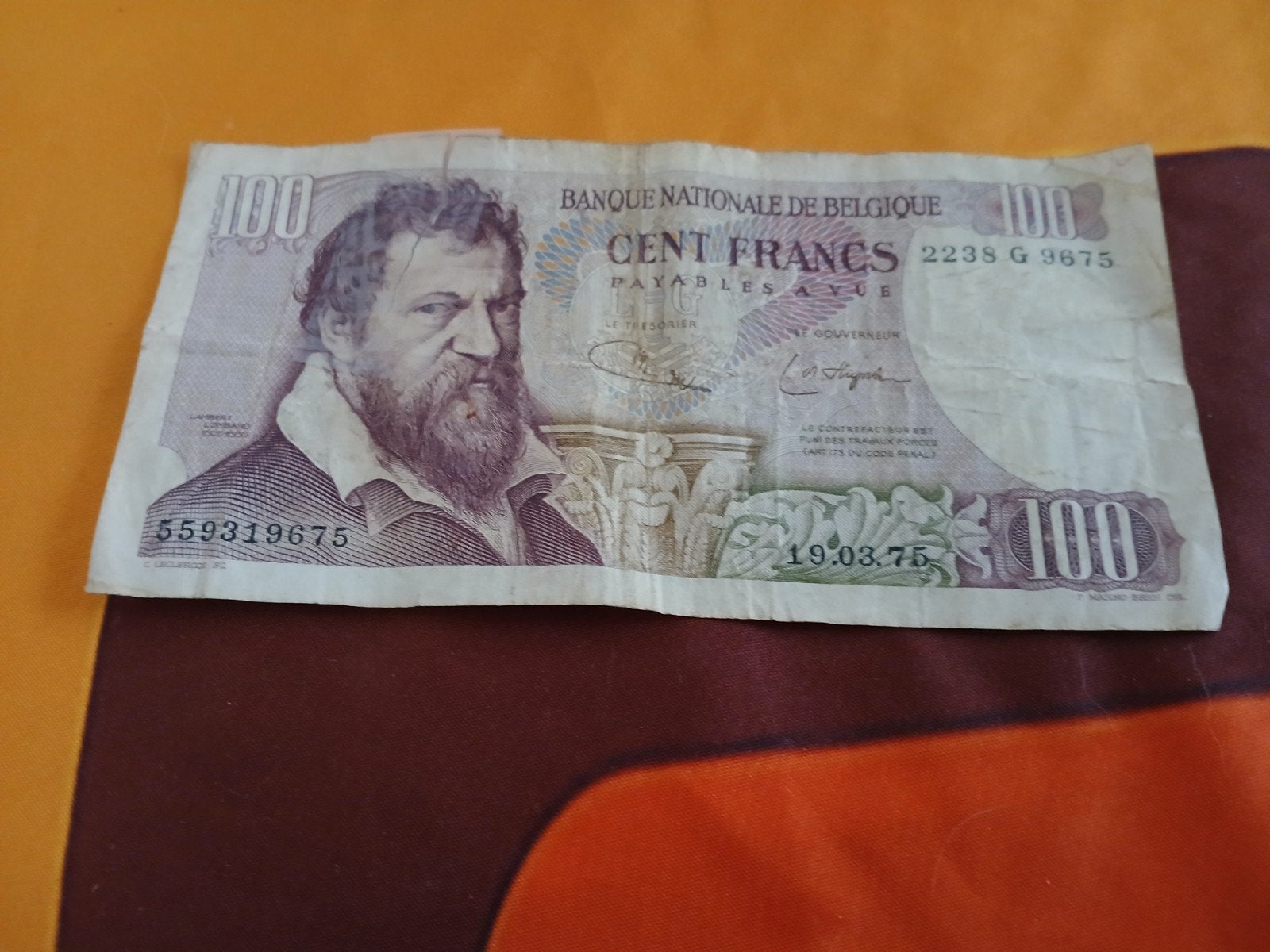 billet 100 franc, Enlèvement