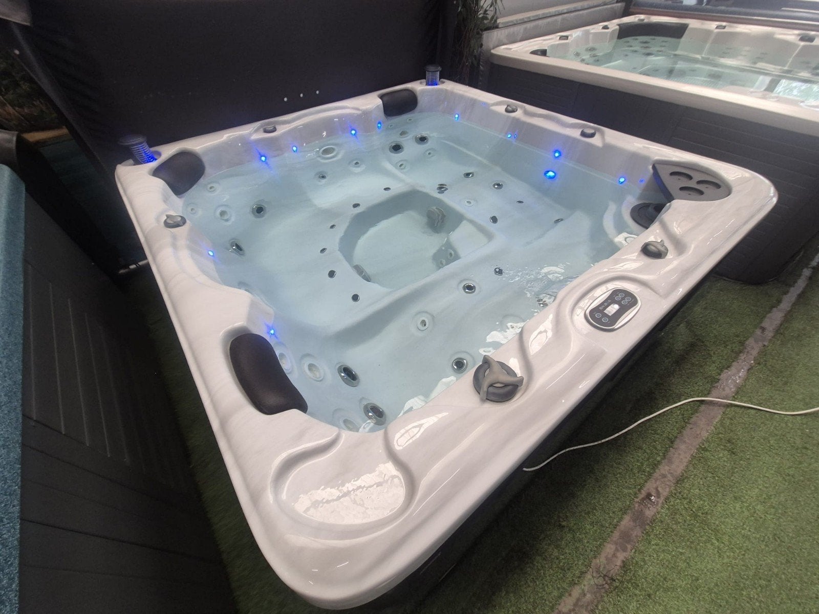 5 persoons Balboa spa AANBIEDING NU VOOR 3200 EURO‼️, Ophalen of Verzenden