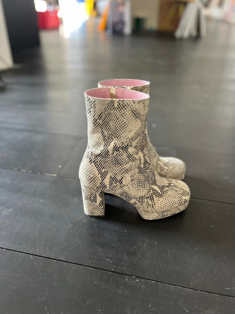 Snake boots Essentiel, Kleding | Dames, Schoenen, Ophalen of Verzenden, Zo goed als nieuw
