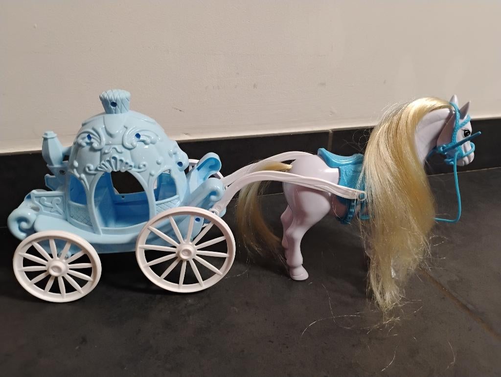 Paard met koets, Ophalen, Zo goed als nieuw