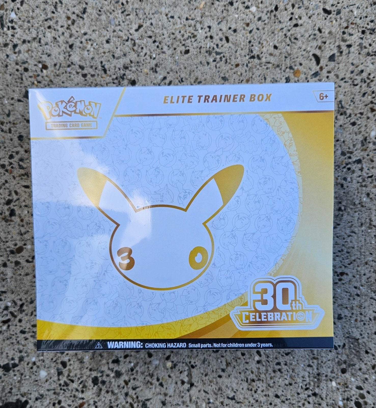 Pokemon ETB 30th celebration sealed, Enlèvement ou Envoi