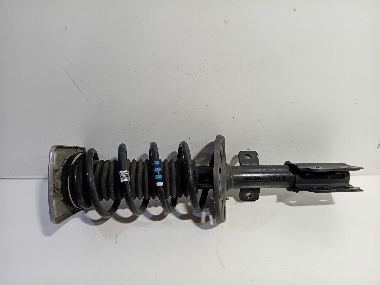 Veerpoot rechts voor Opel Vivaro, Onderdelen@venauto.nl, Van der Ven Autorecycling B.V., Ettenseweg 76, 4706 PB Roosendaal, The Netherlands