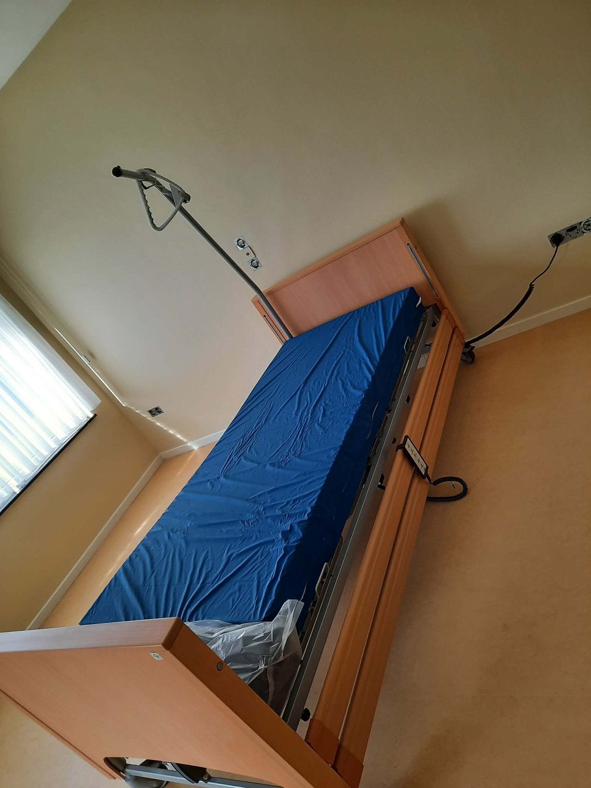 Elektrisch ziekenhuisbed PERFECTE STAAT, Enlèvement, Comme neuf