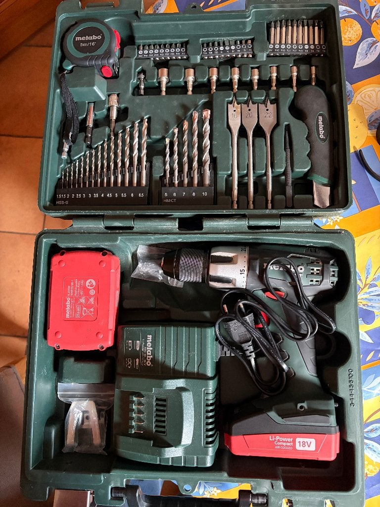 Metabo klopboormachine met 2 accu's en extra's, Ophalen of Verzenden, Gebruikt, Boor- en Schroefmachine, Variabele snelheid