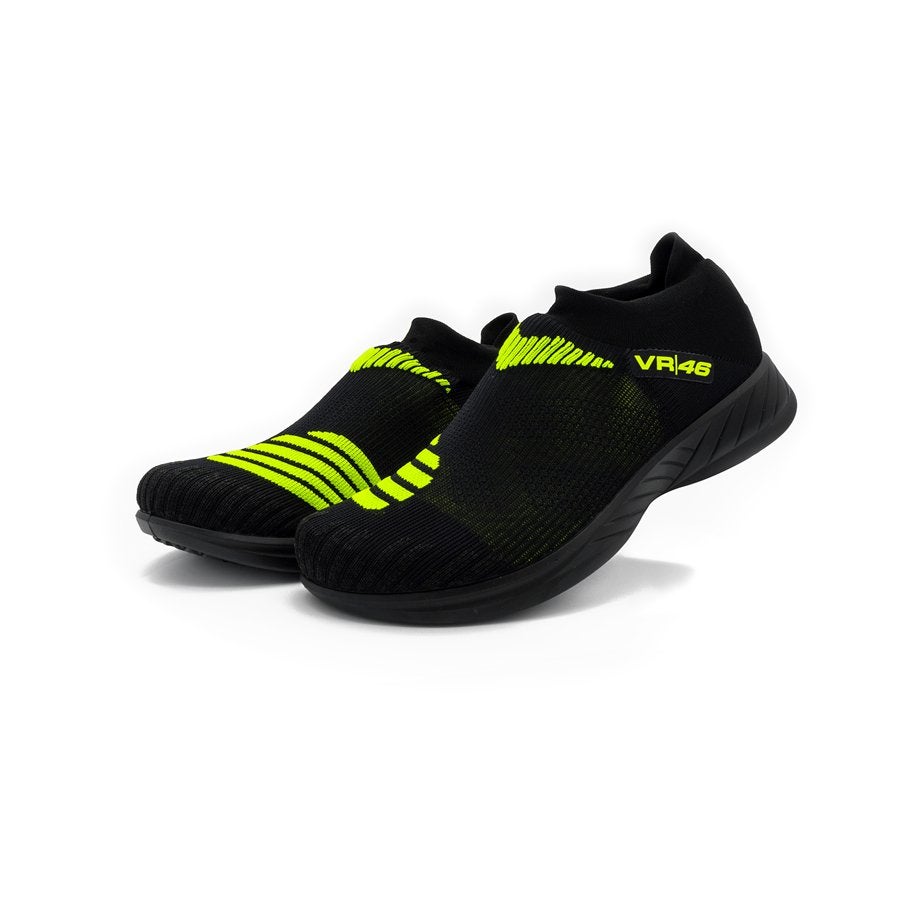 Valentino Rossi sneakers maat 41 van 99,95 voor 50, Kleding | Heren, Ophalen of Verzenden, Nieuw, Sneakers
