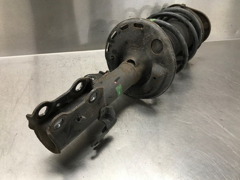 JAMBE DE FORCE AVANT GAUCHE Auris Touring Sports (E18), Utilisé, Toyota