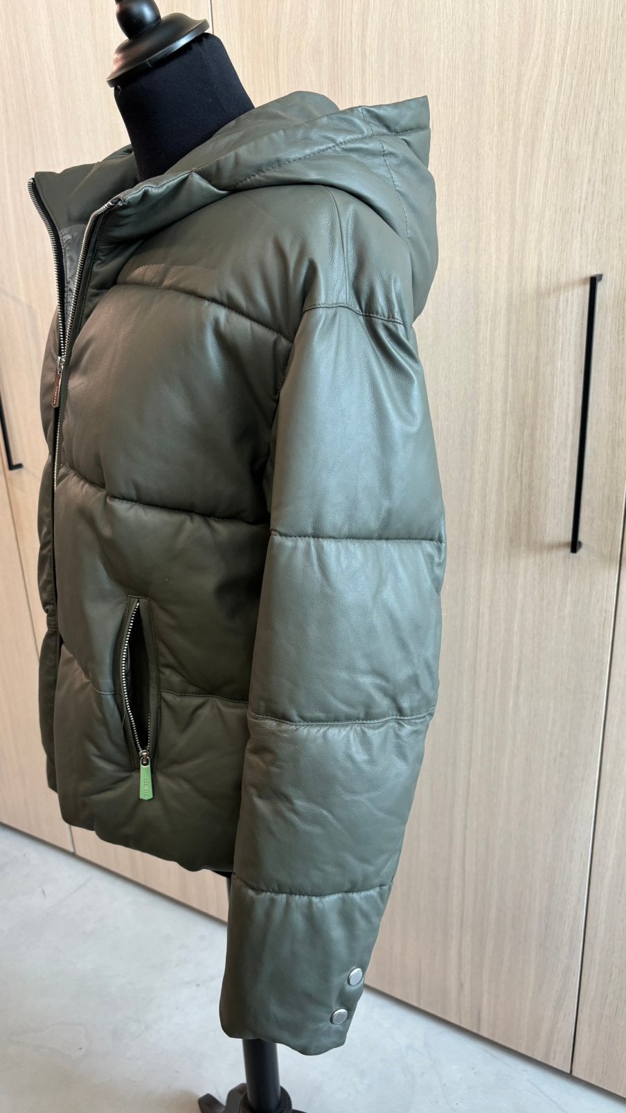 Oakwood (NOUVEAU ! ! !) 495,00€ payés, Enlèvement, Neuf, Taille 42/44 (L)