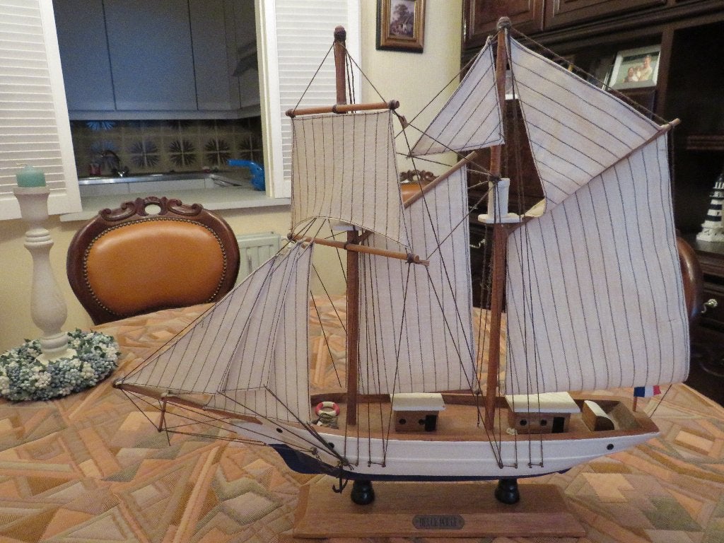 Miniatuur zeilboot - Belle Poule, Enlèvement