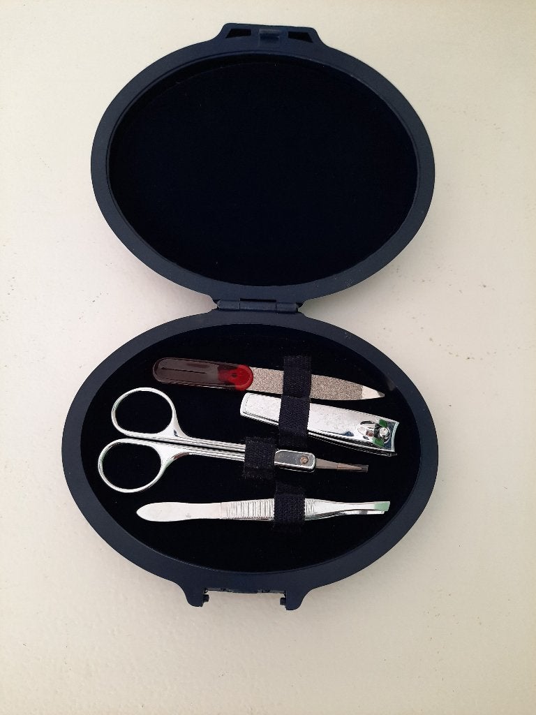 Manicure set in etui, Bijoux, Sacs & Beauté, Enlèvement ou Envoi, Neuf, Autres types