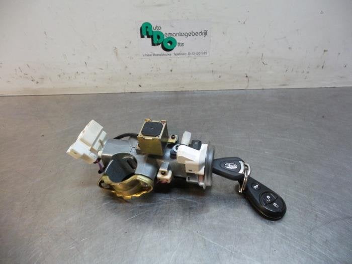 Serrure de contact + clé d'un Subaru Legacy (Legacy 04-), Subaru, -, 3 mois de garantie, Utilisé