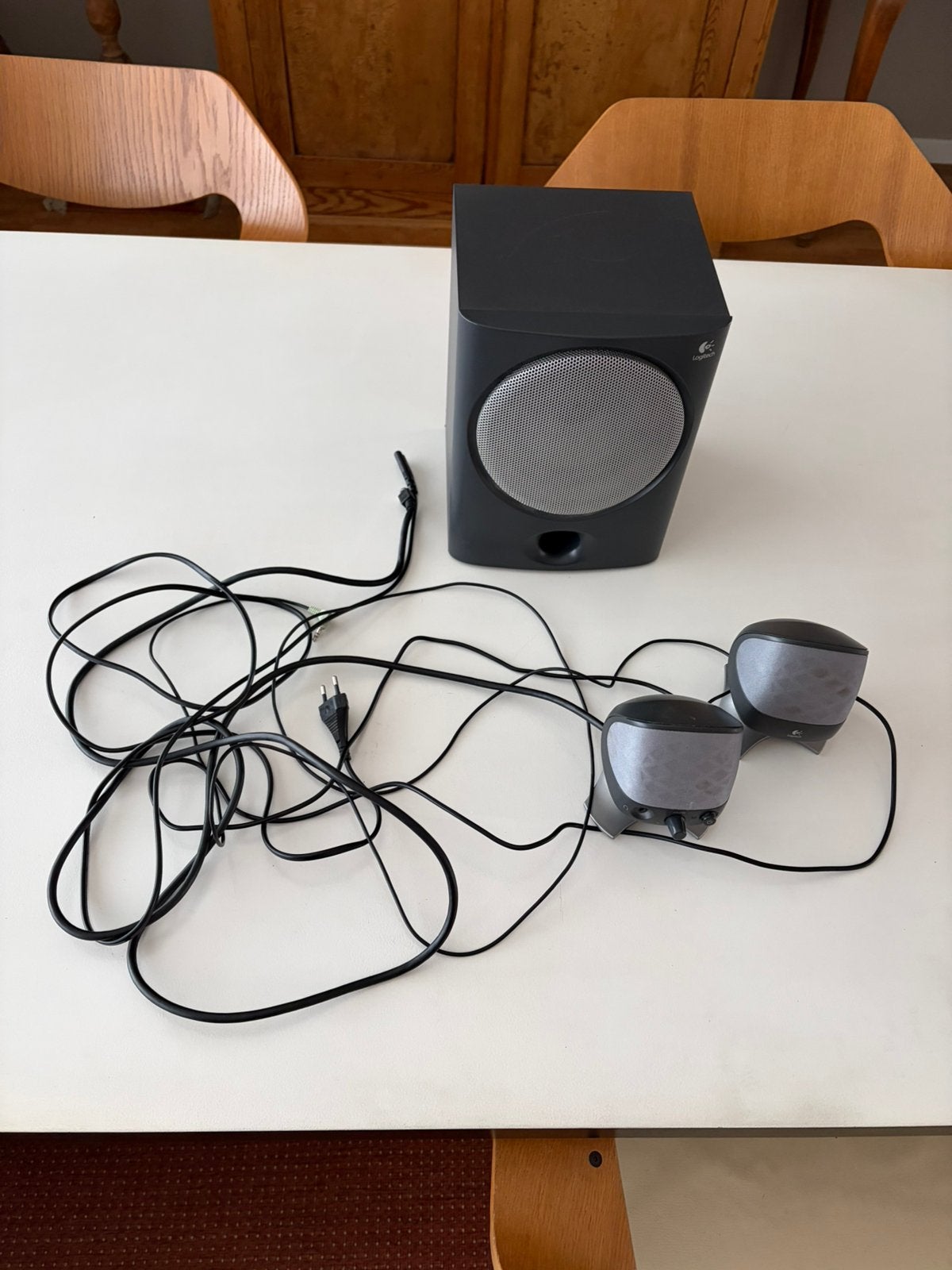 Logitech 2.1 luidsprekerset, Ophalen, Gebruikt