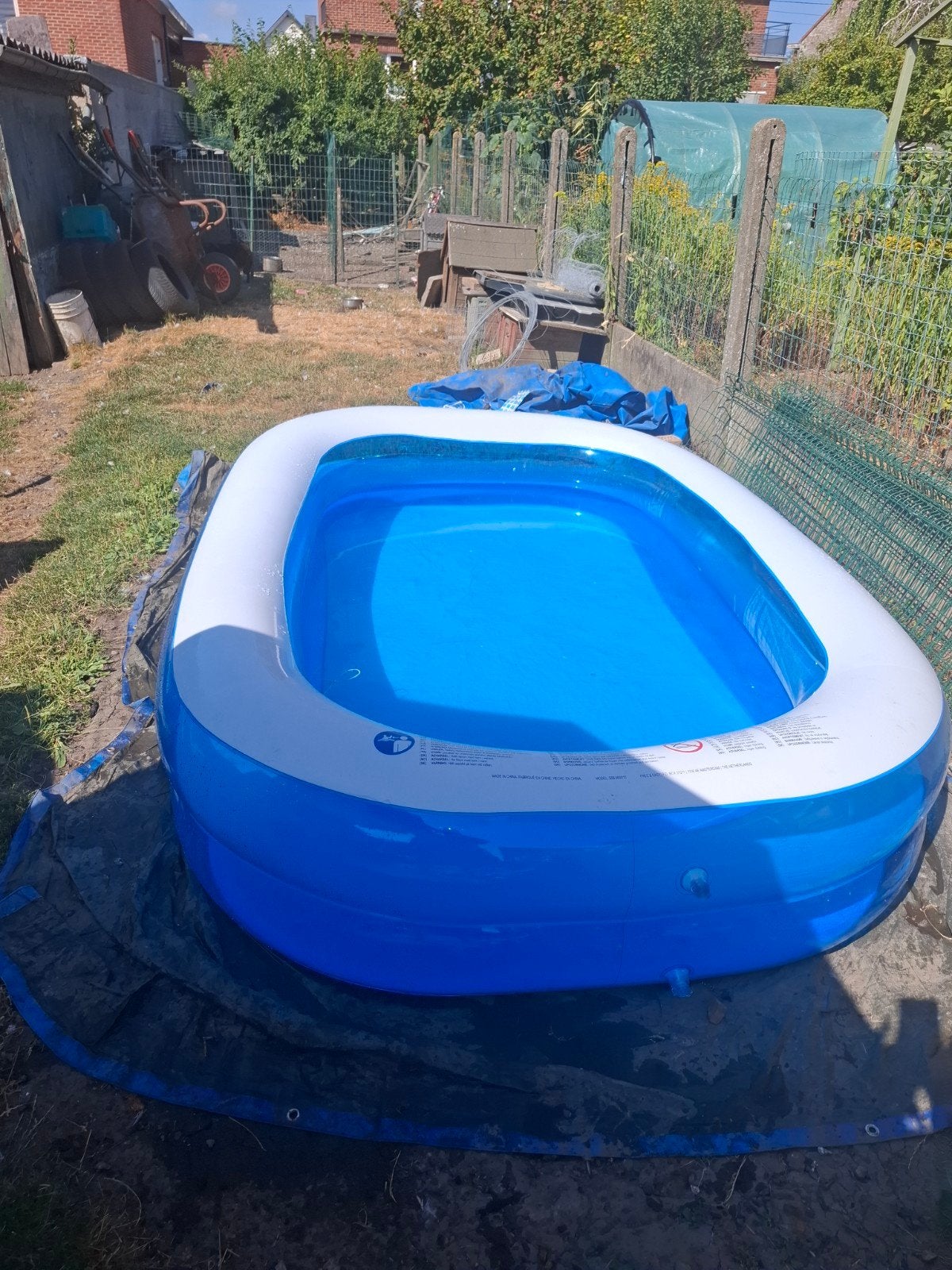À vendre piscine gonflable+ bâche
2m62/ 1,75m/ 0,56, Enlèvement, Piscine gonflable