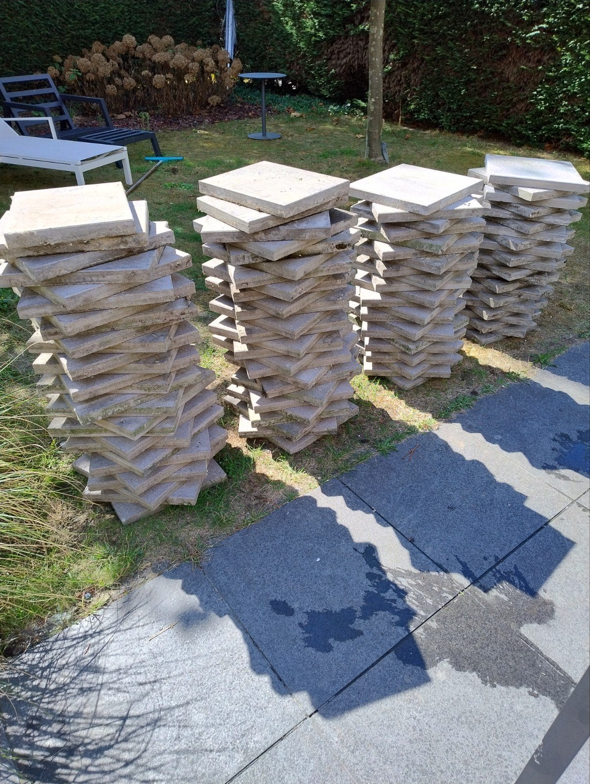 98 dalles 40 cm x 30cm x 4 cm, Enlèvement ou Envoi