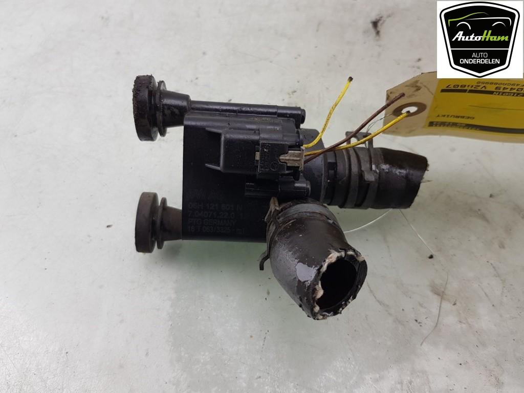 EXTRA EAU POMPE Audi A4 Avant (B9) (|06H121601N|), Utilisé, Audi