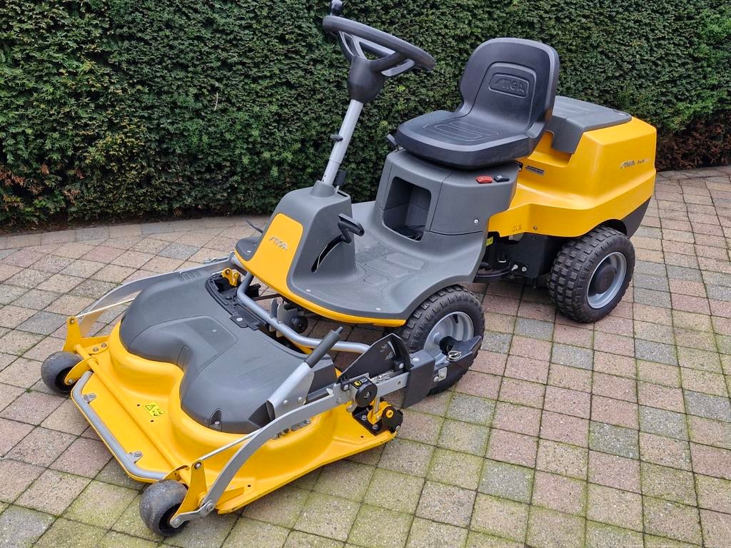 Zitmaaier stiga park 220 hydrostaat 84 cm briggs motor 2021, Tuin en Terras, Zitmaaiers, Ophalen, Zo goed als nieuw, Stiga Park