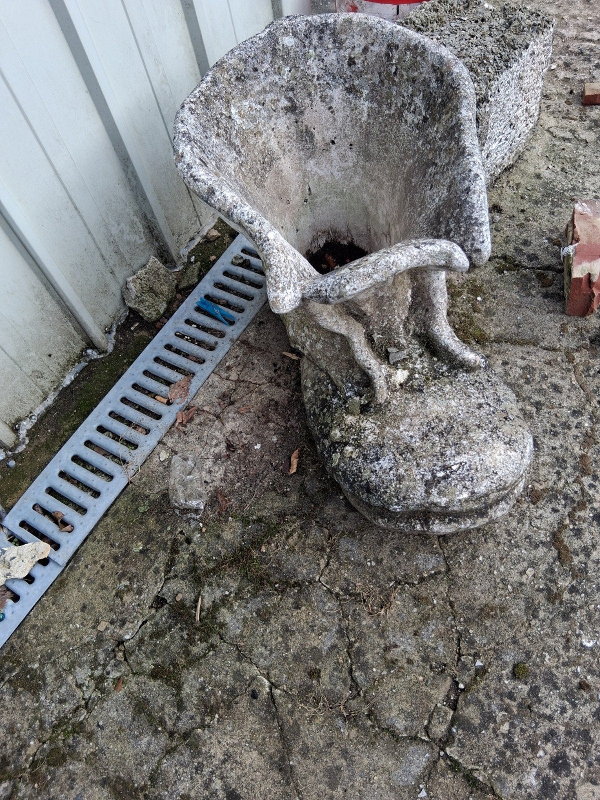 schoen in steen, Ophalen