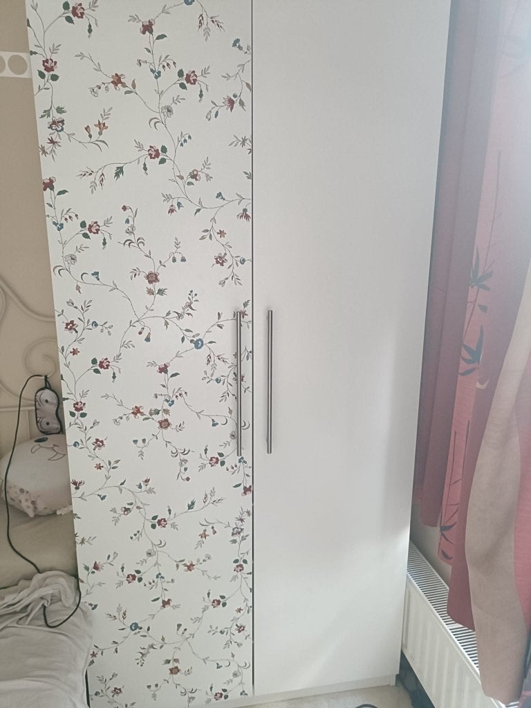 Armoire blanche IKEA (avec décoration) - Urgent, 3 ou 4 tiroirs, Comme neuf, Enlèvement, 50 à 75 cm