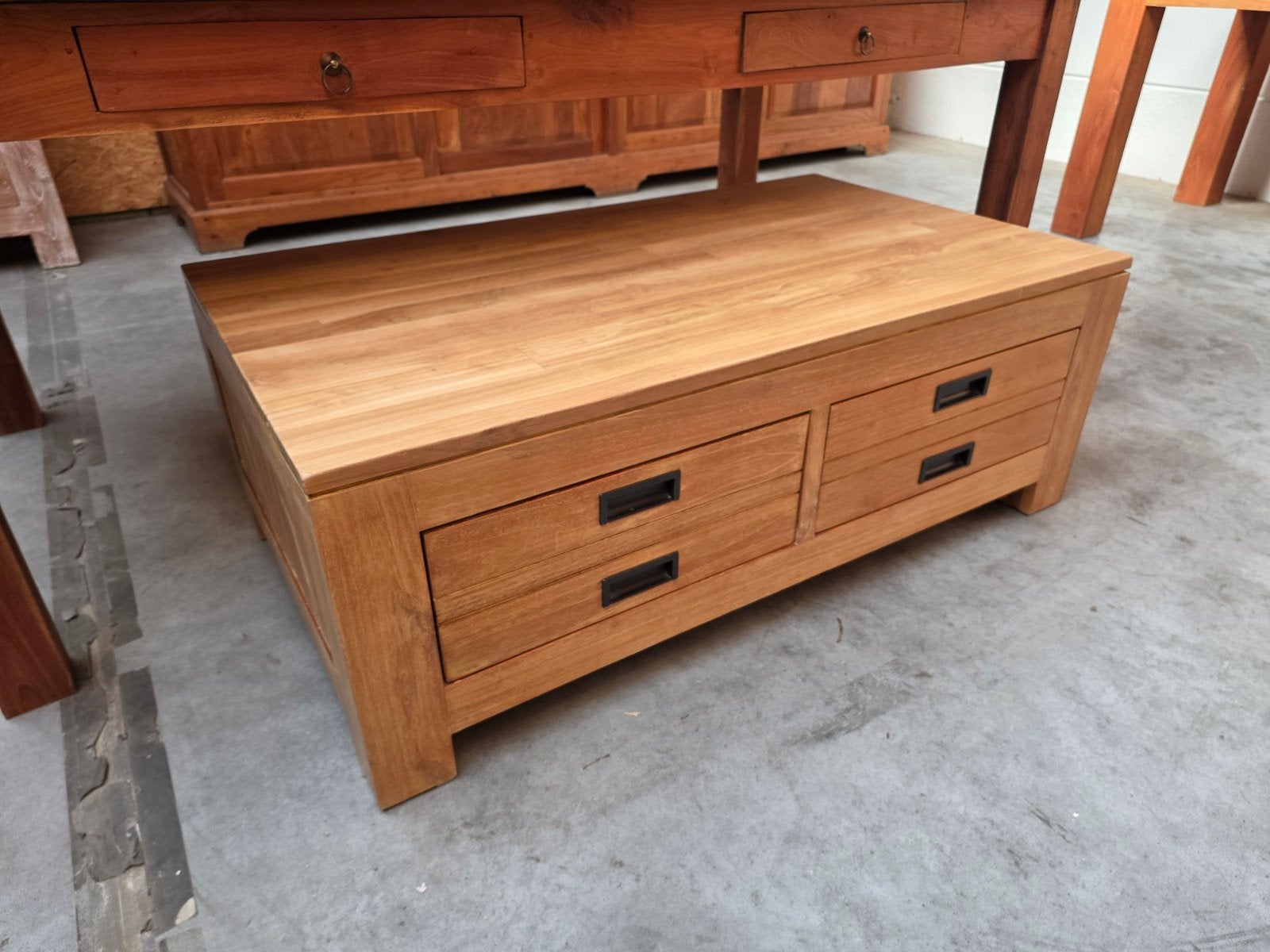 Mooie salontafel massief teak  met 2 grote lades. 120x69,5cm, Ophalen