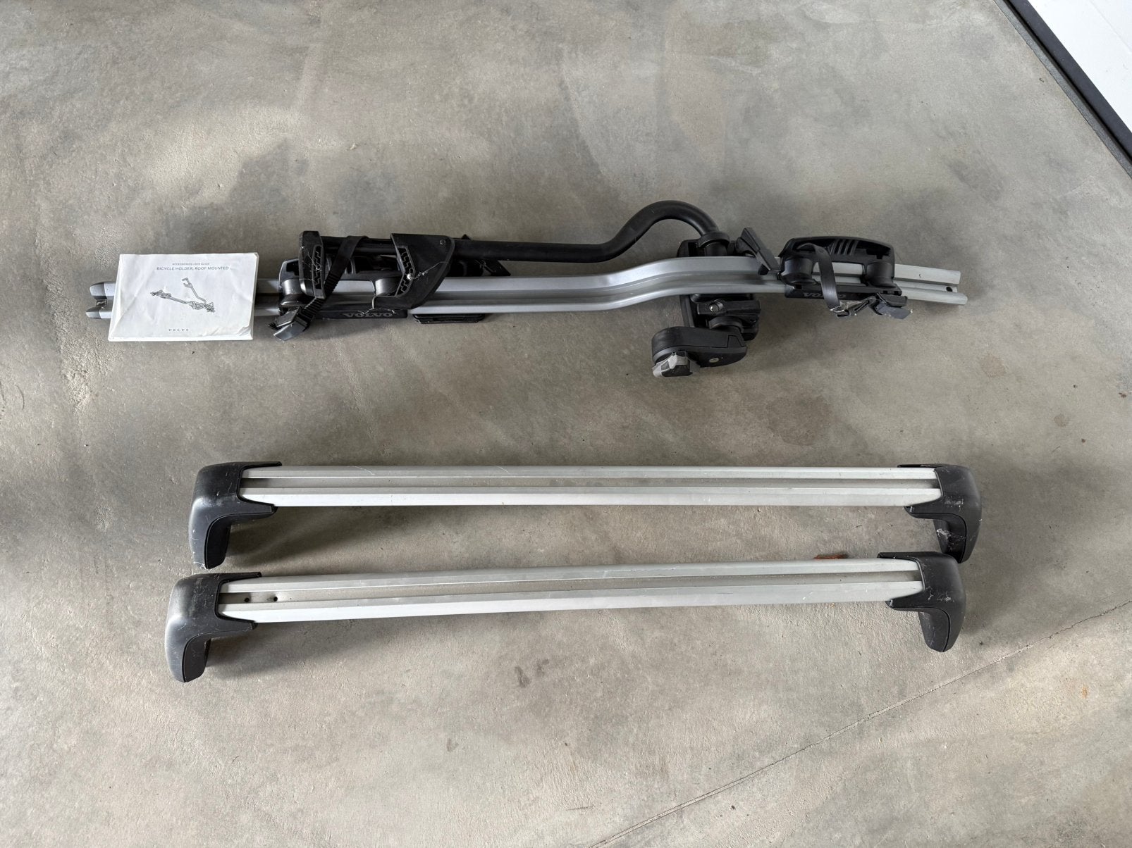 Barre de toit et porte velo Thule, Enlèvement, Utilisé