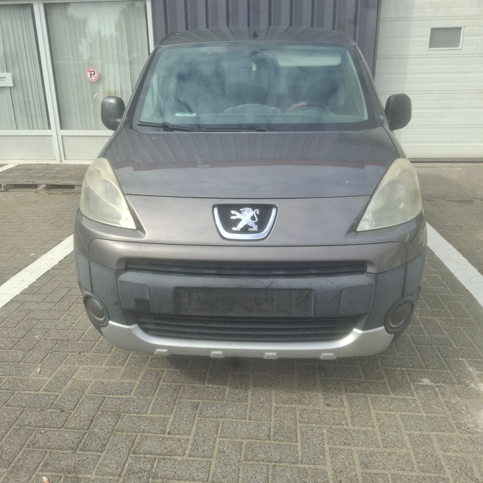 La Peugeot Partner 2012 1.6 Family Start génère un bon chiff, Achat, Attache-remorque, Entreprise, Partner
