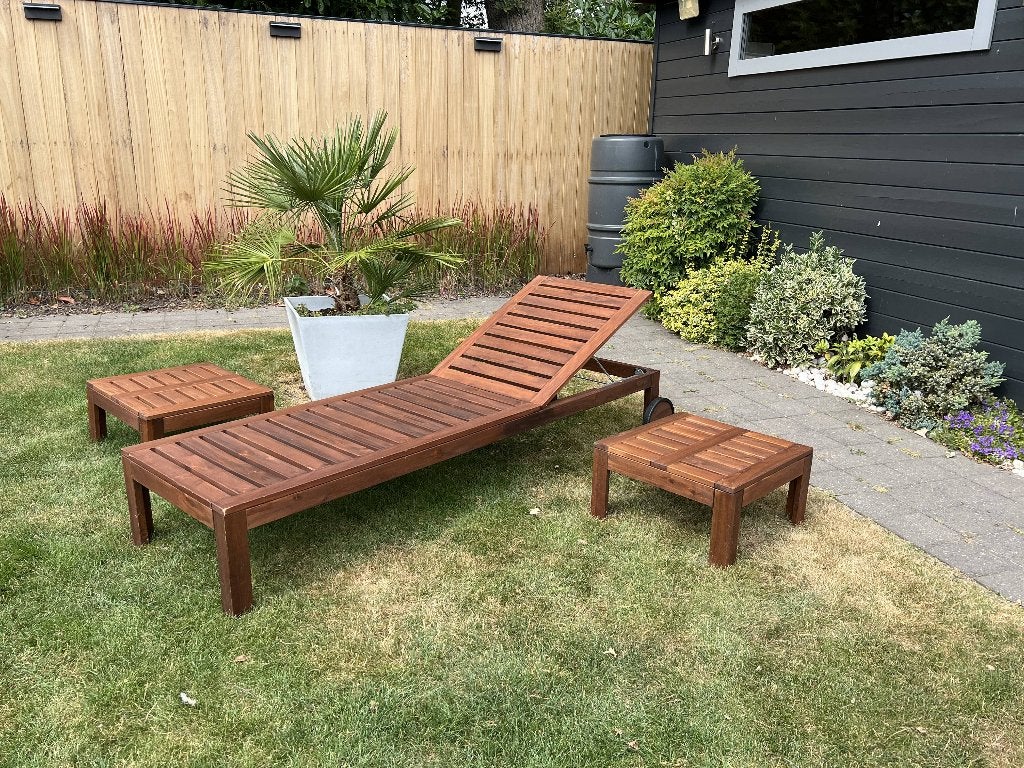 Applaro ligbed met kussen en tafeltjes, Ophalen, Zo goed als nieuw, Hout, Verstelbaar