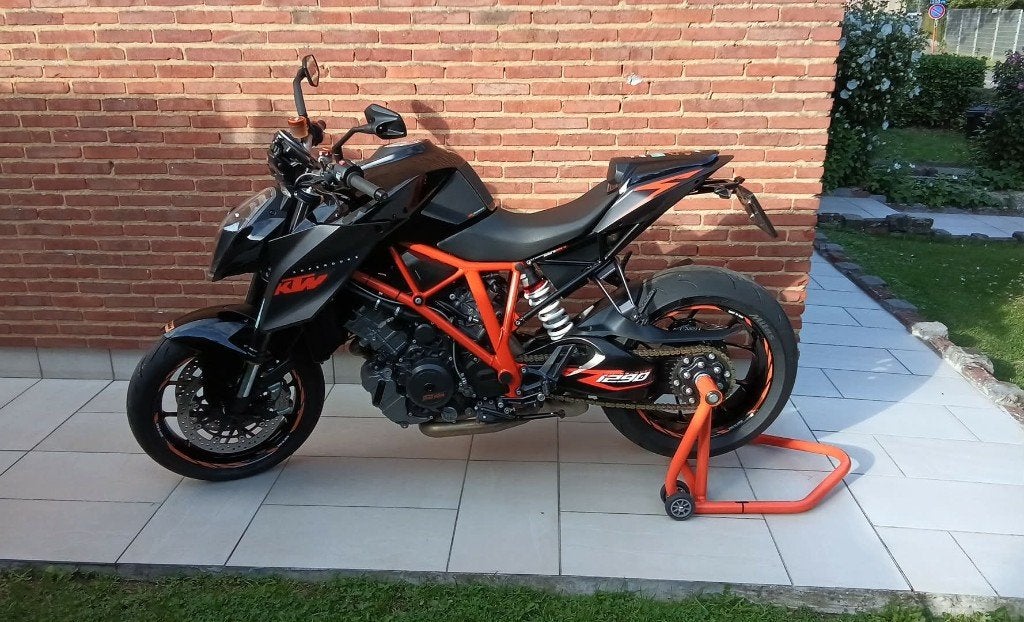 ktm super duke 1290, Occasion, Plus de 35 kW, Permis Moto A1 minimum, 2 cylindres