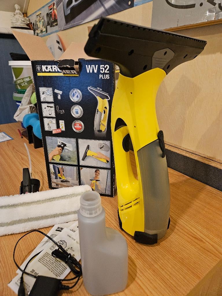 Karcher ruitenreiniger, Huis en Inrichting, Schoonmaakartikelen, Ophalen, Raamwisser of Trekker
