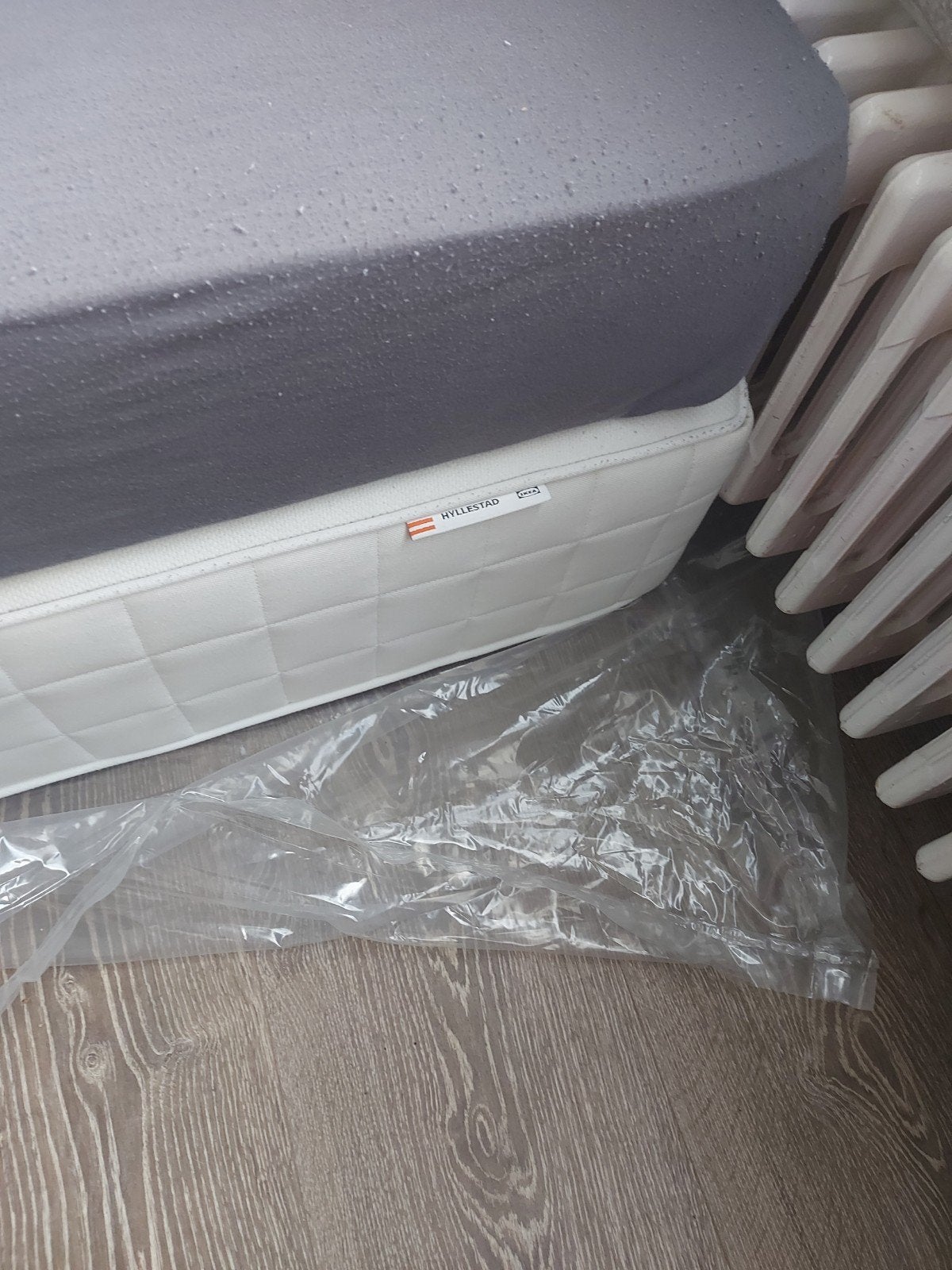 2 Matelas, Enlèvement