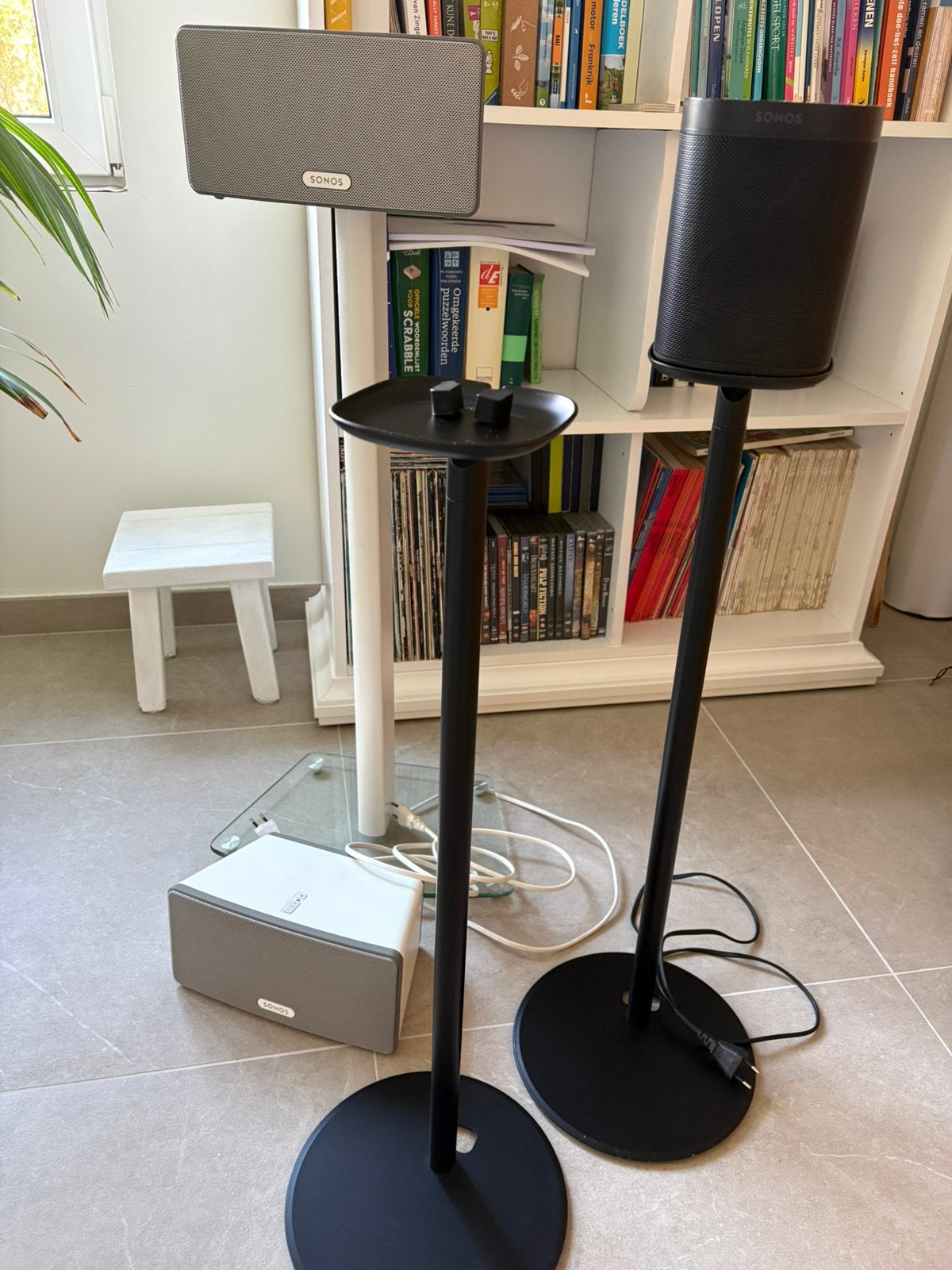 Complete Sonos set – 2x PLAY:3 + Sonos One + 3 standaards, TV, Hi-fi & Vidéo, Résistant à la poussière, Sorento, Comme neuf, Enlèvement