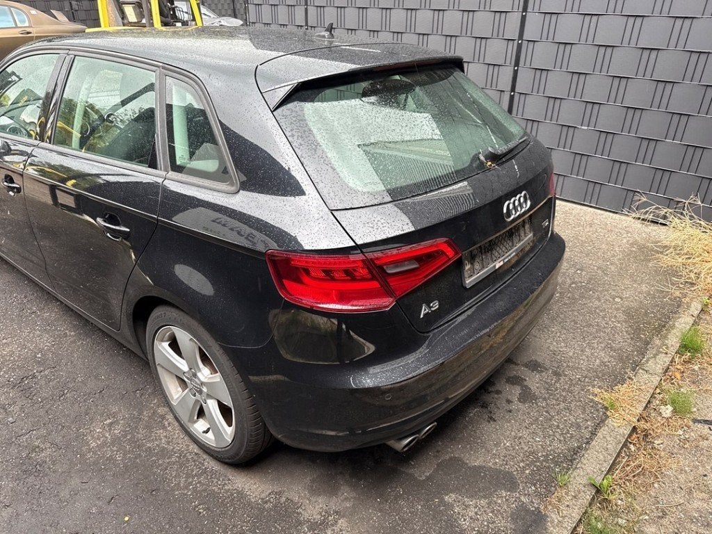PARE-CHOCS ARRIÈRE A3 Sportback (8VA / 8VF) (|8V4807067|), Autos : Pièces & Accessoires, Carrosserie & Tôlerie, Auto-Union-Straße  1,
85057  Ingolstadt, DE