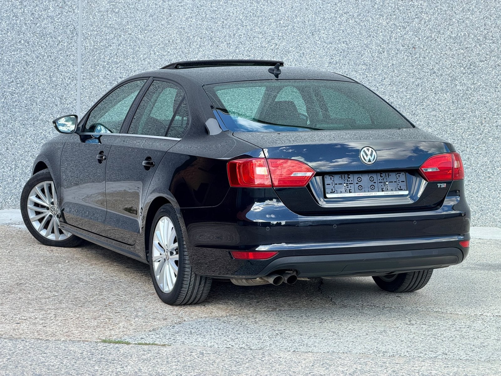 Volkswagen Jetta 1.4 TSI essence Toit/Cuir/ Garantie 12Mois, Auto's, Automaat, Euro 5, Zwart, Zwart