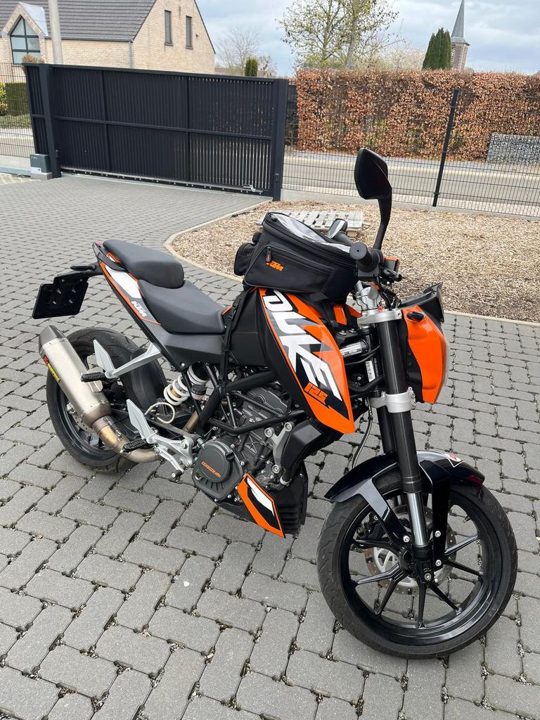KTM duke 125 - 2011, Motos, Particulier