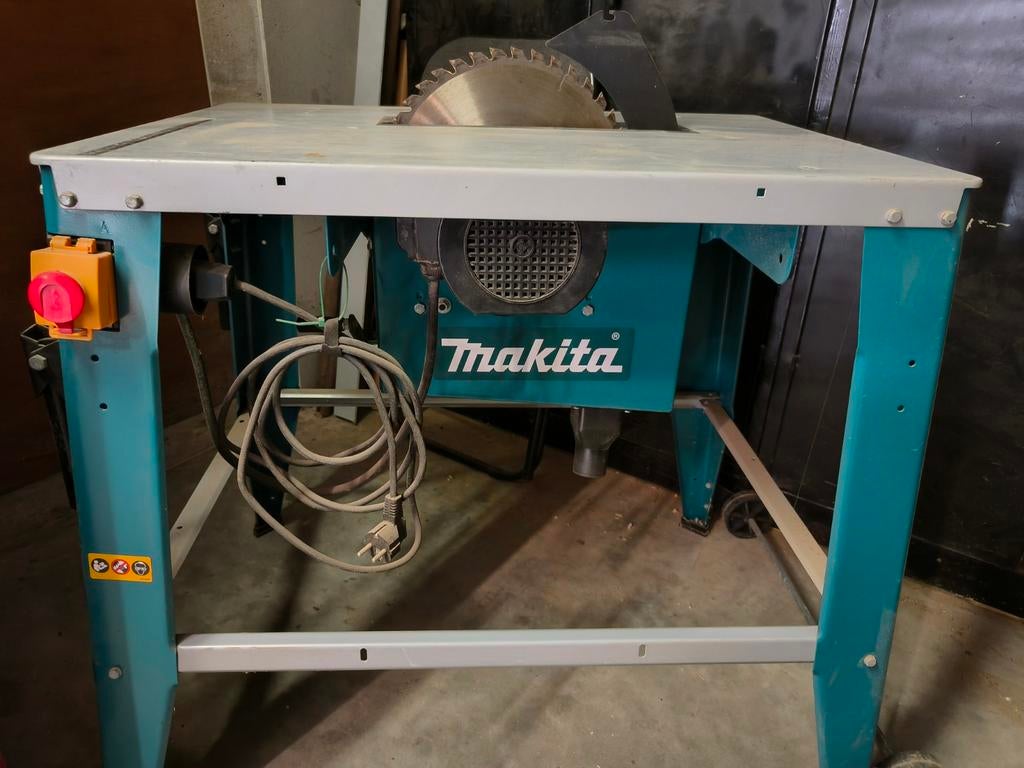 Makita zaagmachine zaagtafel brandhout bouw verbouwing, Doe-het-zelf en Bouw, Ophalen