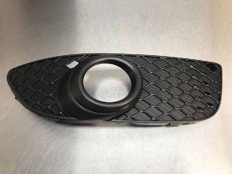 ANTI BROUILLARD TRIM DROIT Lancer Sports Sedan (CY / CZ), Utilisé, Droite, Mitsubishi