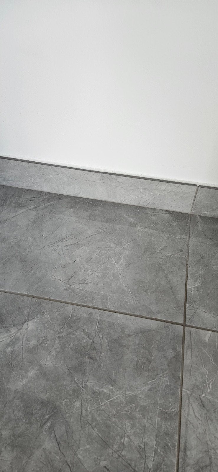 a vendre 108 mètre de plinthes  a 5 euros le metre, Enlèvement
