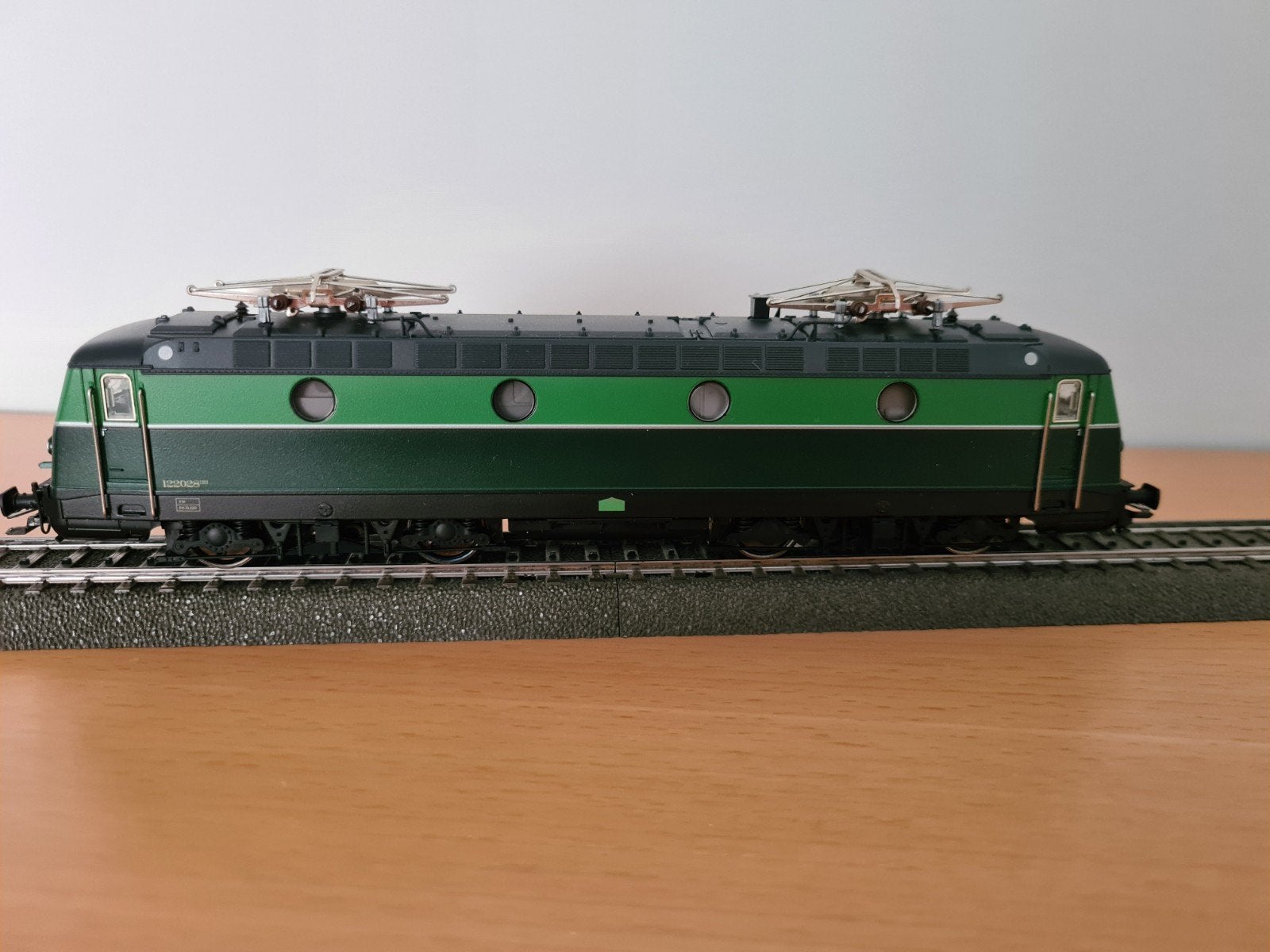 Märklin 37231 NMBS SNCB série 122 numérique dans emballage, Enlèvement ou Envoi, Courant alternatif, Comme neuf, Locomotive