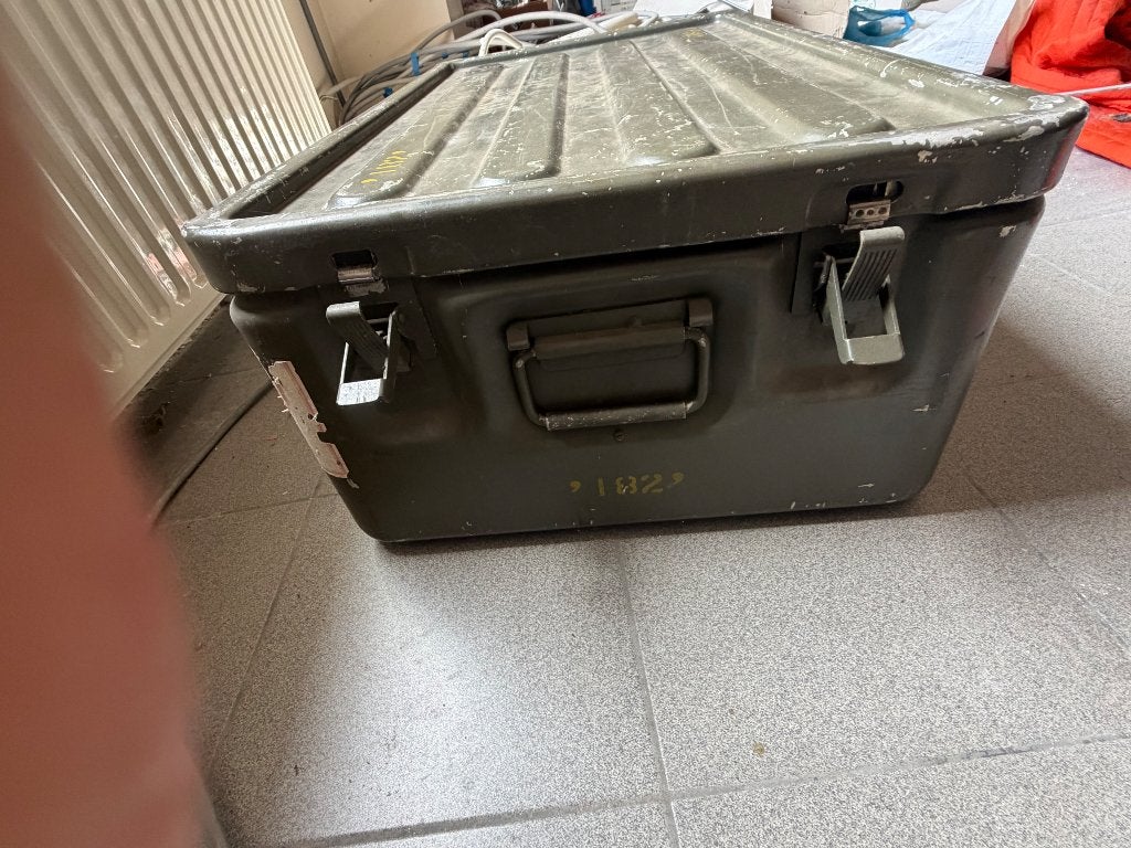 Valise militaire en aluminium, noire, Caravanes & Camping, Accessoires de camping, Enlèvement, Utilisé