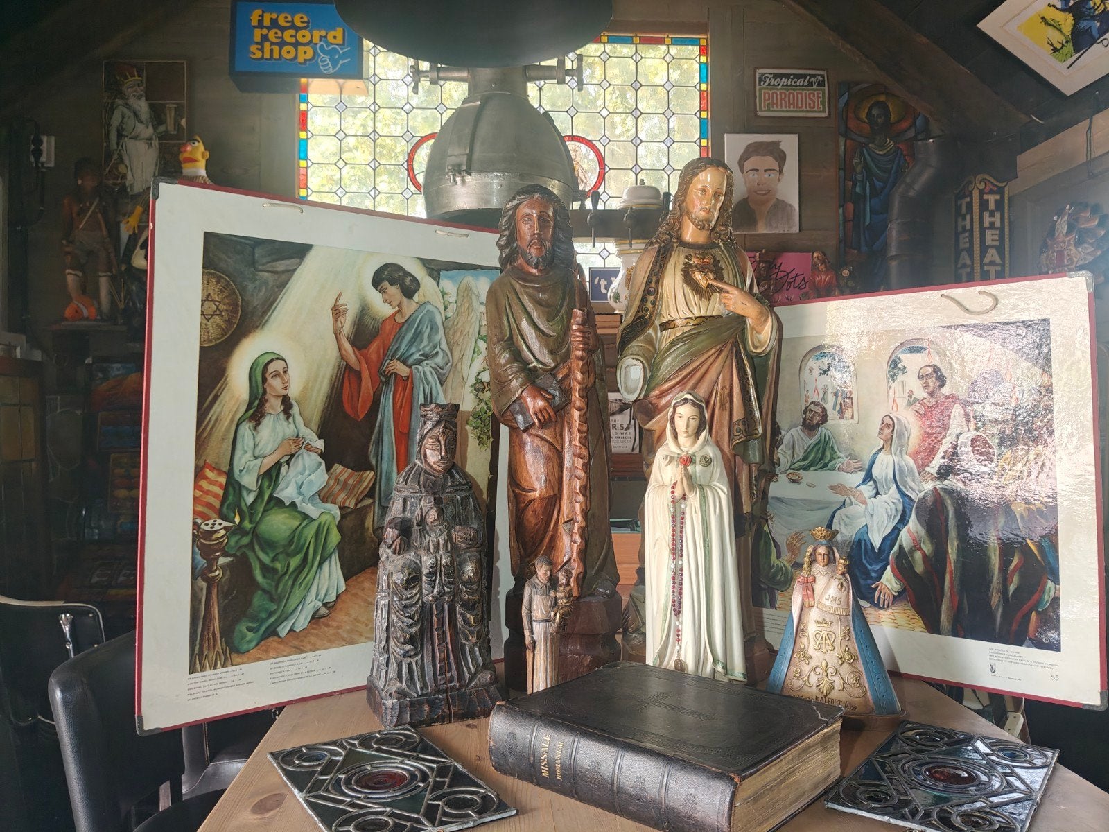 Verzameling kerkelijk,missaal,beelden antiek, Ophalen