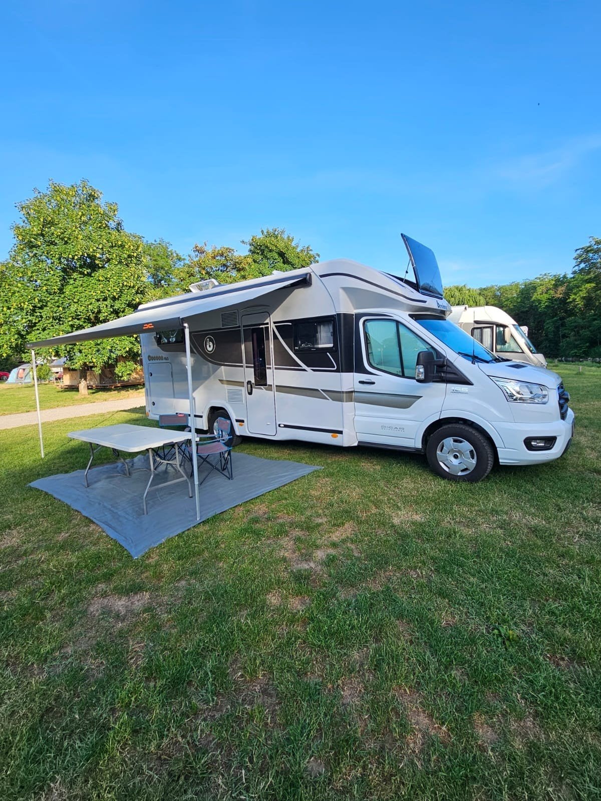 EN LOCATION CAMPING CAR FORD BENIMAR COCOON BT AUTO 463 2026, Ford, Automatique, Particulier, Benimar