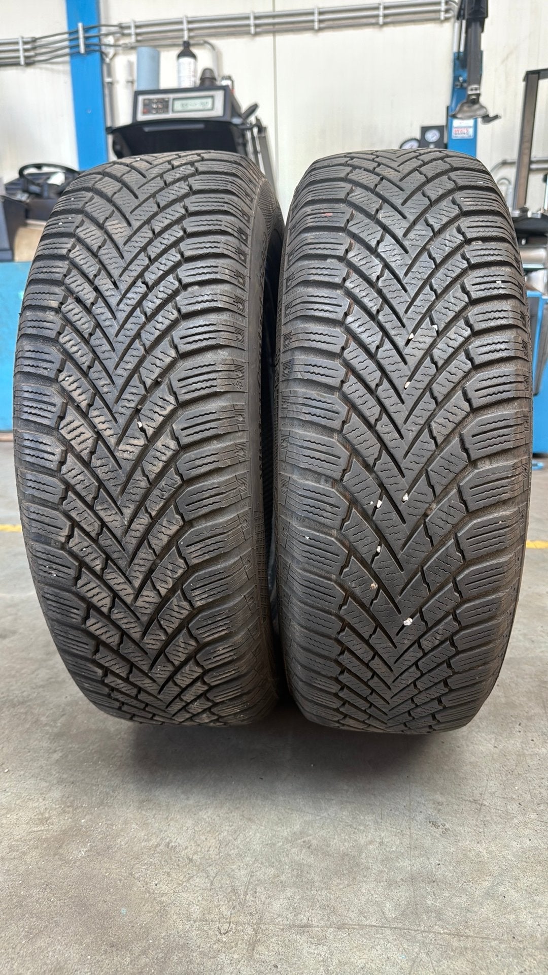 Pneus d'hiver 1956515 195/65/15 195/65R15 marque Continental, Enlèvement
