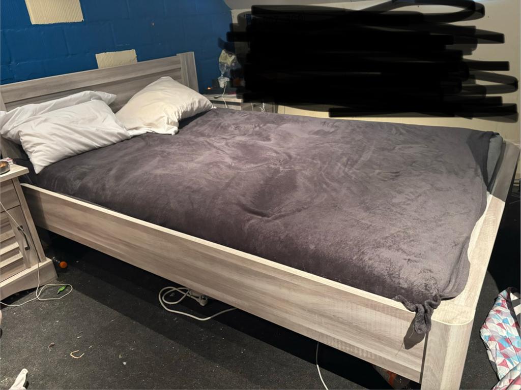 Bed + matras, Huis en Inrichting, Slaapkamer | Boxsprings, Ophalen, Gebruikt, 140 cm, Twijfelaar