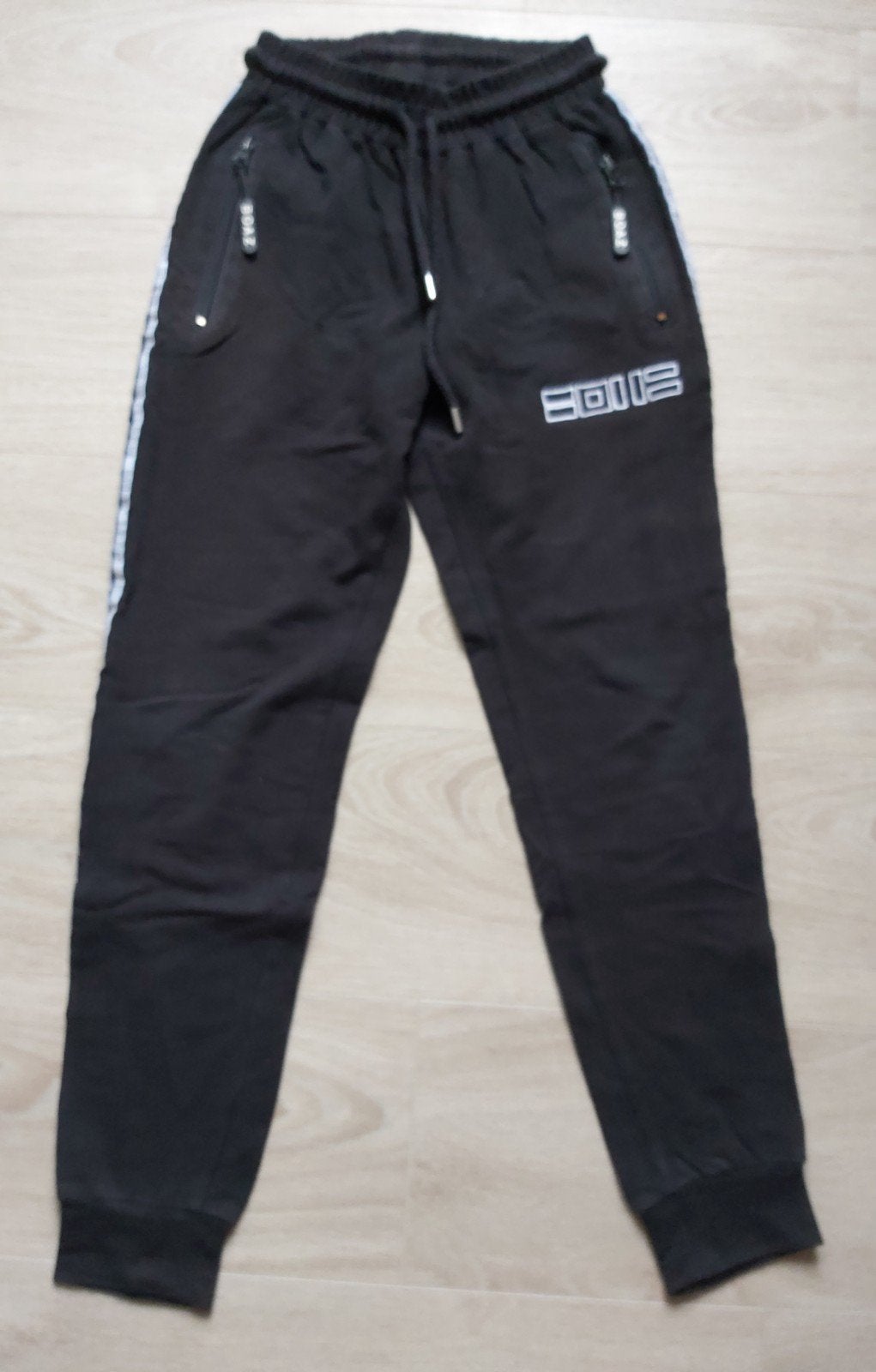 Joggingsbroek youtuber Boaz - maat XS, Ophalen of Verzenden, Zo goed als nieuw, Jongen, Broek