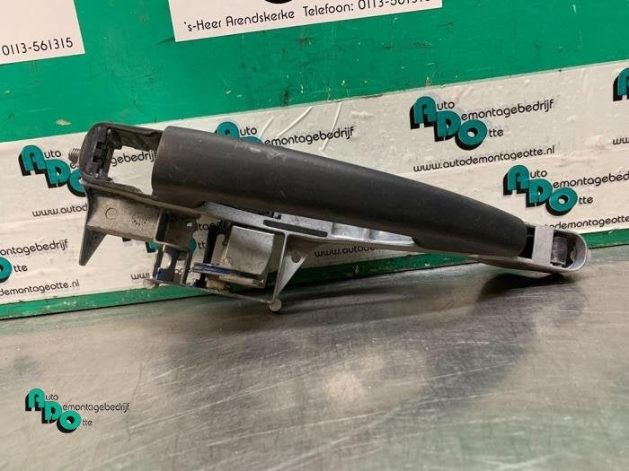 Poignée portière 4portes avant gauche d'un Peugeot 208 (20, -, 3 mois de garantie, Utilisé, -