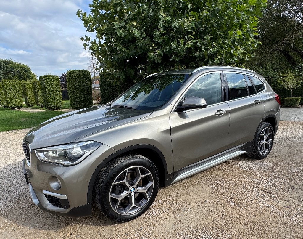PRACHTIGE BMW X1 SDRIVE 1.8i X-LINE AUTOMAAT, Dealer onderhouden, Leder en Stof, Bedrijf, 5 zetels