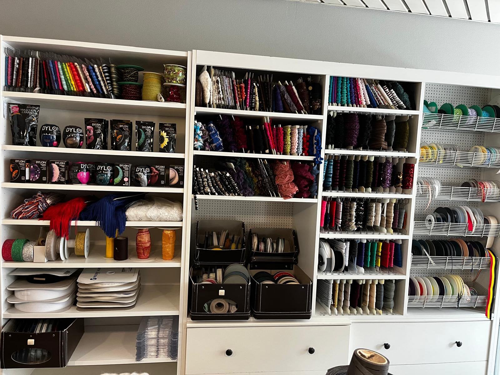 Diverse linten, kousenwol, panty’s, allerlei, Hobby en Vrije tijd, Ophalen, Zo goed als nieuw