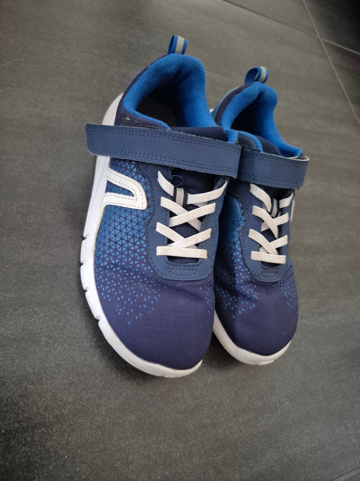 Sportschoenen maat 35, Ophalen, DECATHLON., Jongen of Meisje, Sportschoenen