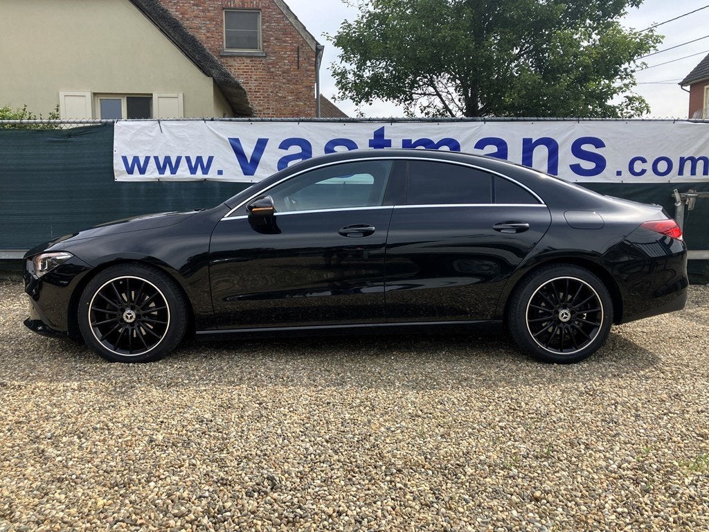 Mercedes-Benz CLA 180 AMG velgen / Widescreen / LED / Benzi, Auto's, 136 pk, Zwart, Bedrijf, 136 g/km