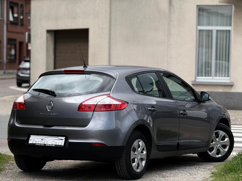 Renault Megane 1.6i • Airco • 064.000 Km • Gekeurd, Voorwielaandrijving, Testrit aan huis, Stof, Zwart
