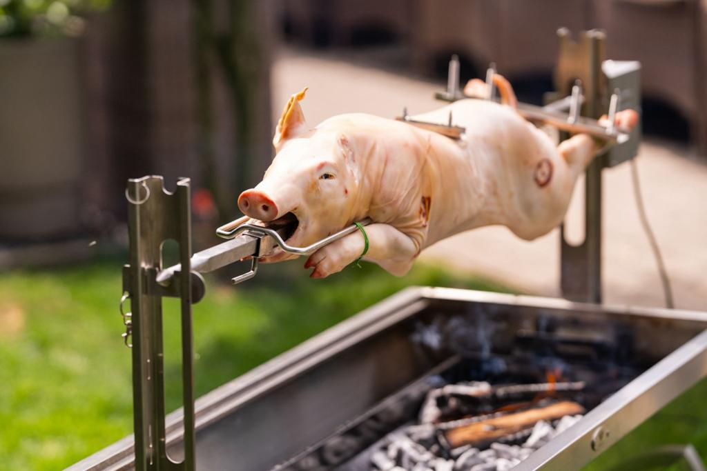 Te huur - Speenvarken grill draaispit, Tuin en Terras, Ophalen